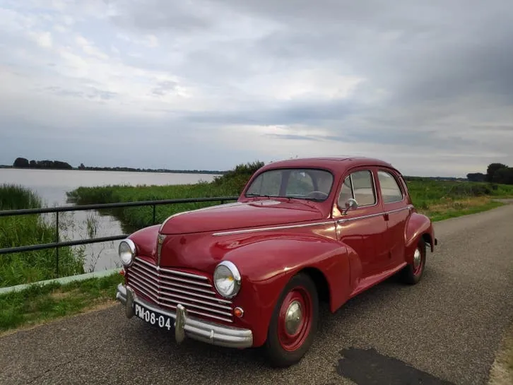 Peugeot 203