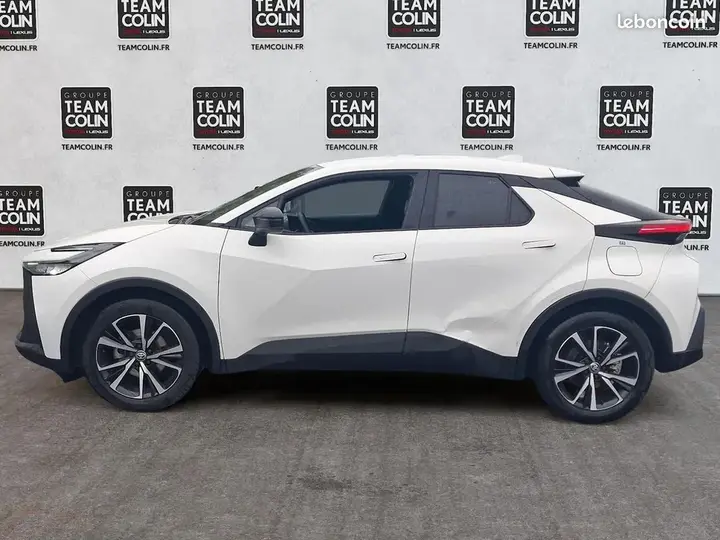 Toyota C-Hr 2025 photo 2