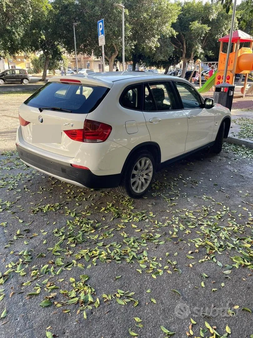 BMW X1 2012 photo 2