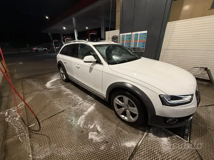 Audi A4 2015 photo 2