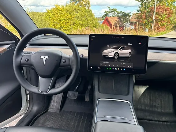 Tesla Model Y 2024 photo 4