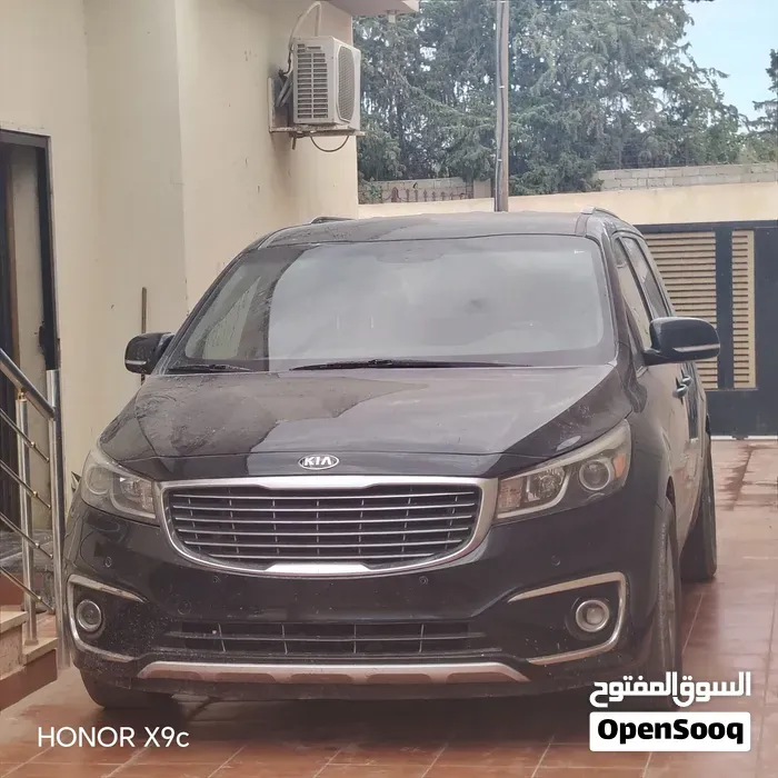 Kia Sedona 2017 photo 2
