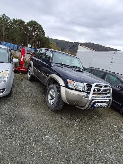 Nissan Patrol 2001 photo 2