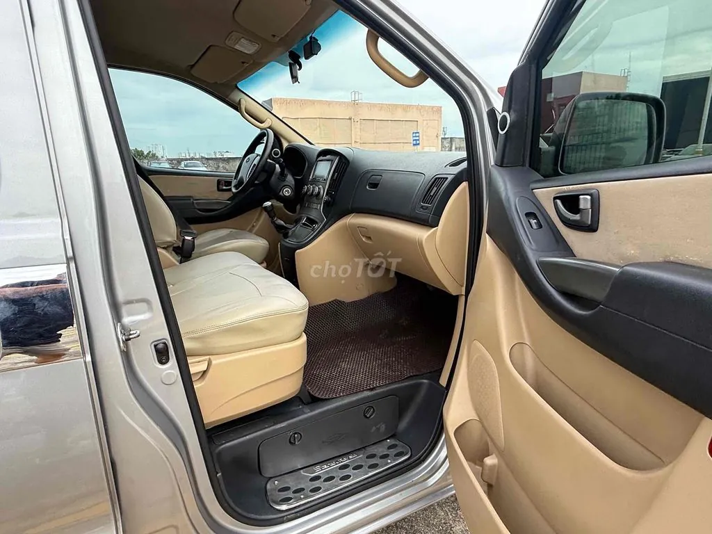 Hyundai Starex 2013 photo 2