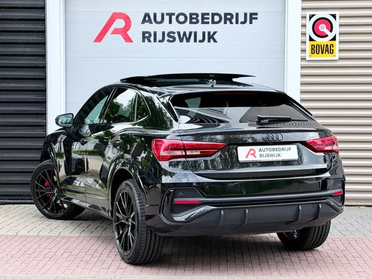 Audi Q3 2022 photo 3