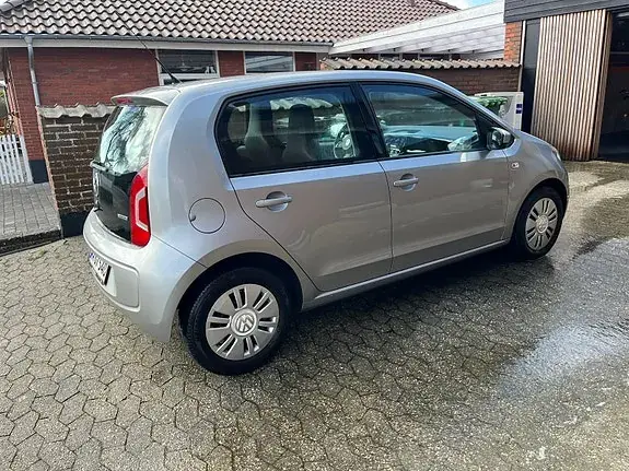 Volkswagen Up 2013 photo 5