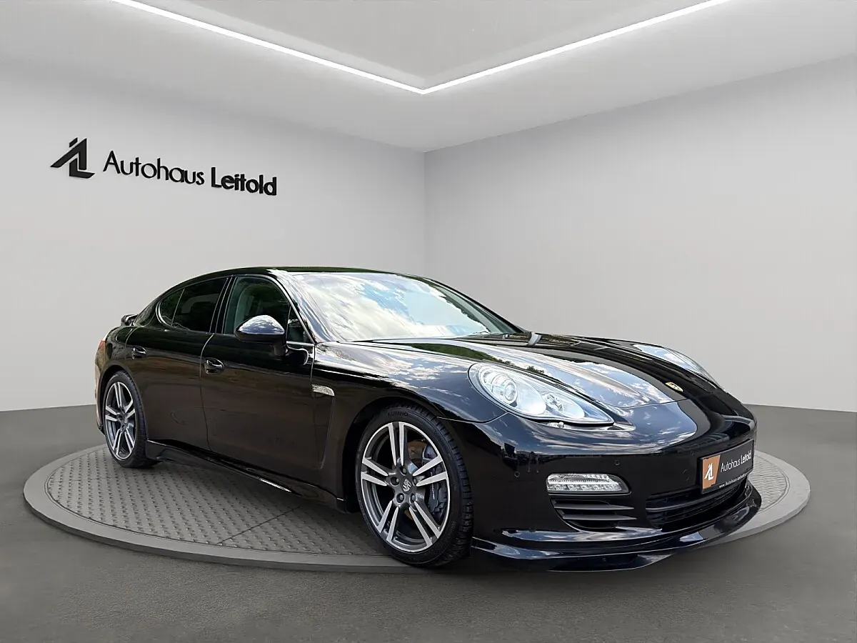 Porsche Panamera 2012 photo 3
