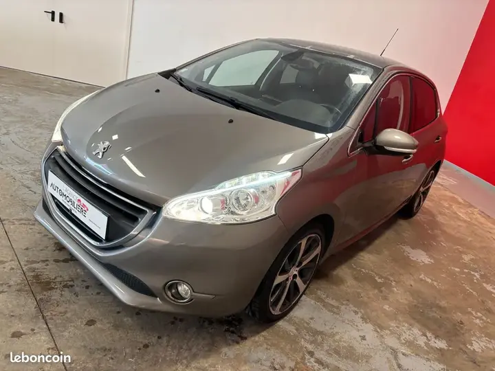 Peugeot 208 2014 photo 3