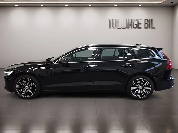 Volvo V60 2022 photo 2