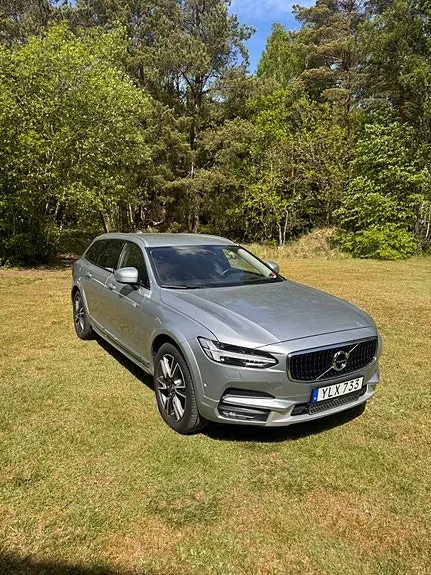 Volvo V90 Cross Country 2018 photo 2