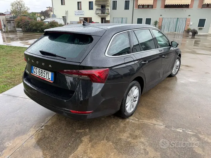 Skoda Octavia 2024 photo 3