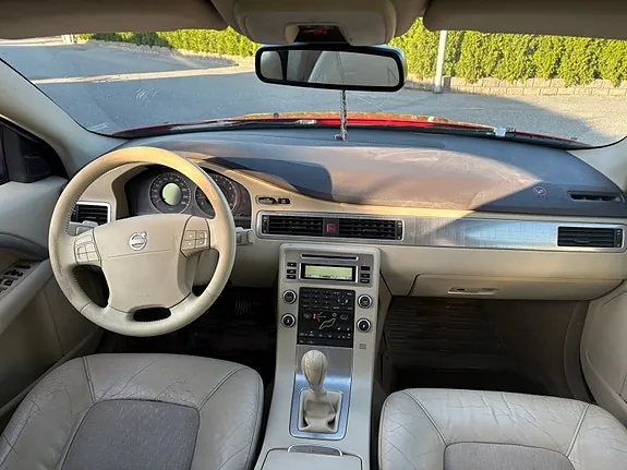Volvo V70 2008 photo 2