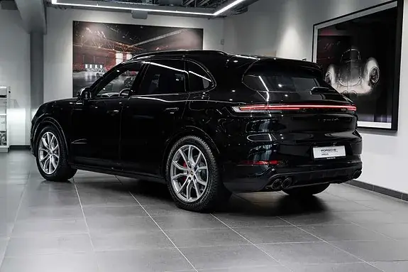 Porsche Cayenne Turbo 2024 photo 4