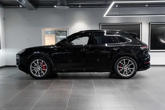 Porsche Cayenne Turbo 2024 photo 5