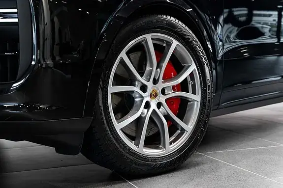 Porsche Cayenne Turbo 2024 photo 3