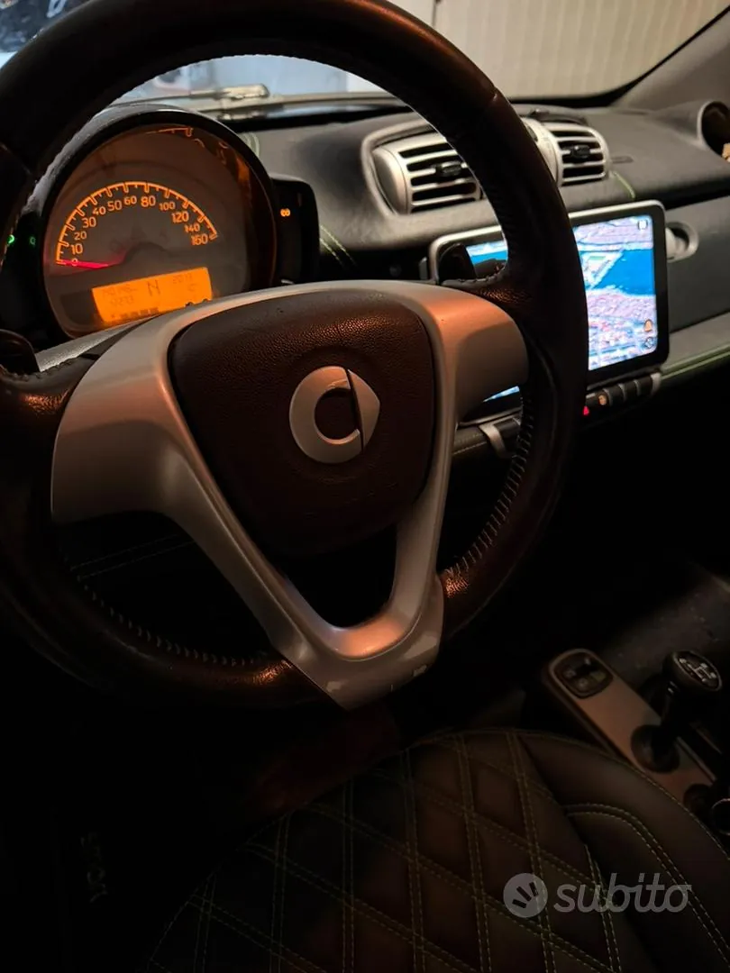 Smart Fortwo 2010 photo 2