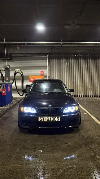 BMW 318I