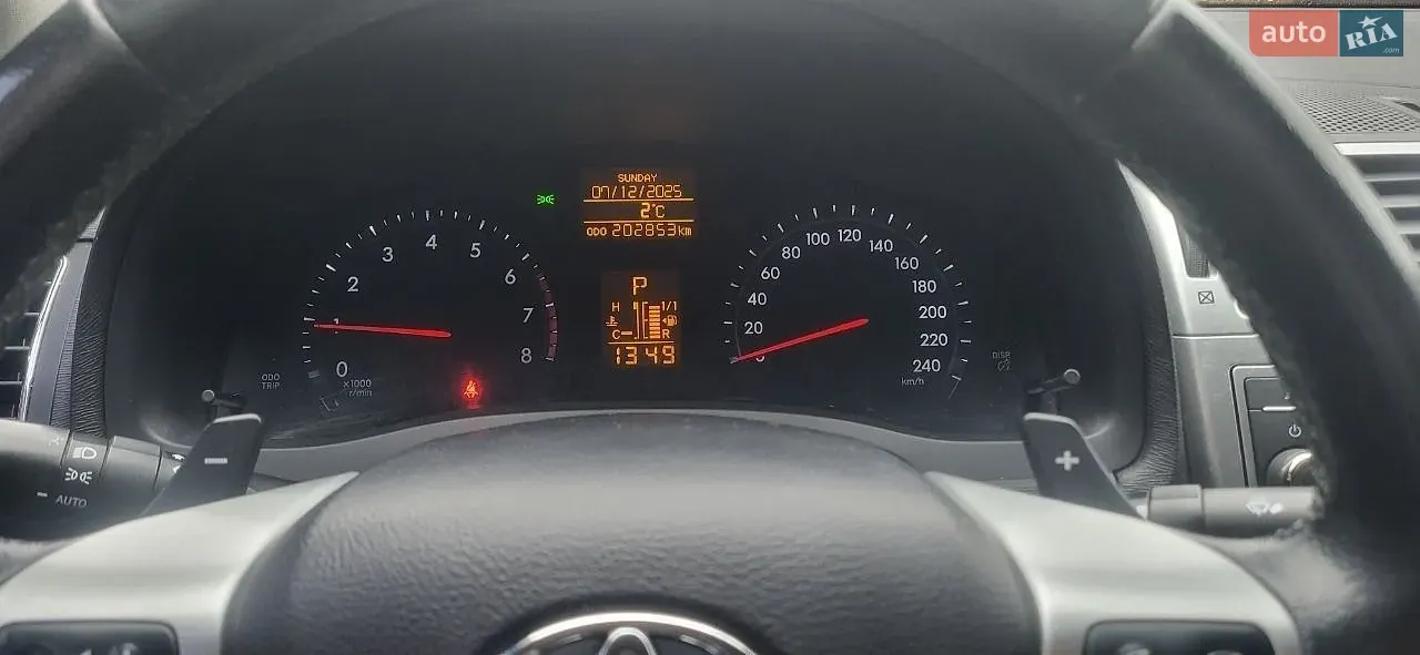Toyota Avensis 2012 photo 2