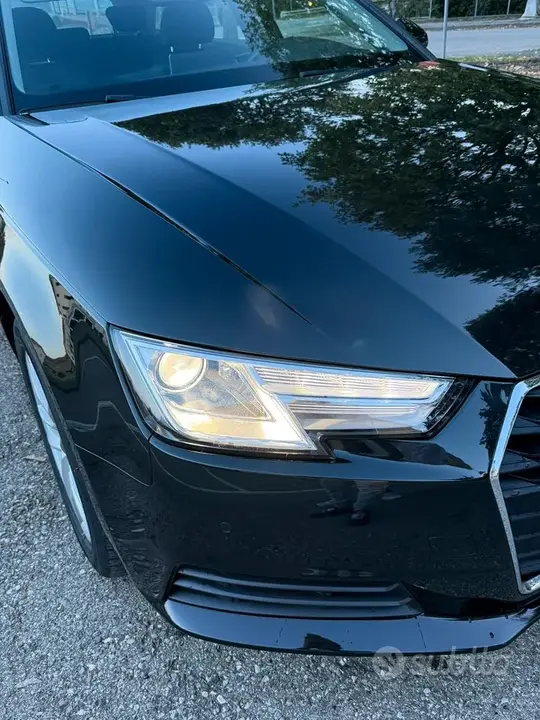 Audi A4 2018 photo 2