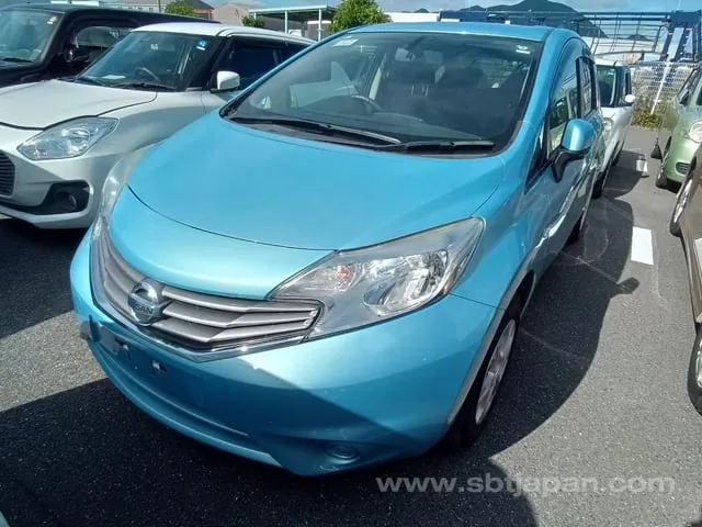 Nissan Note X 2013 photo 2
