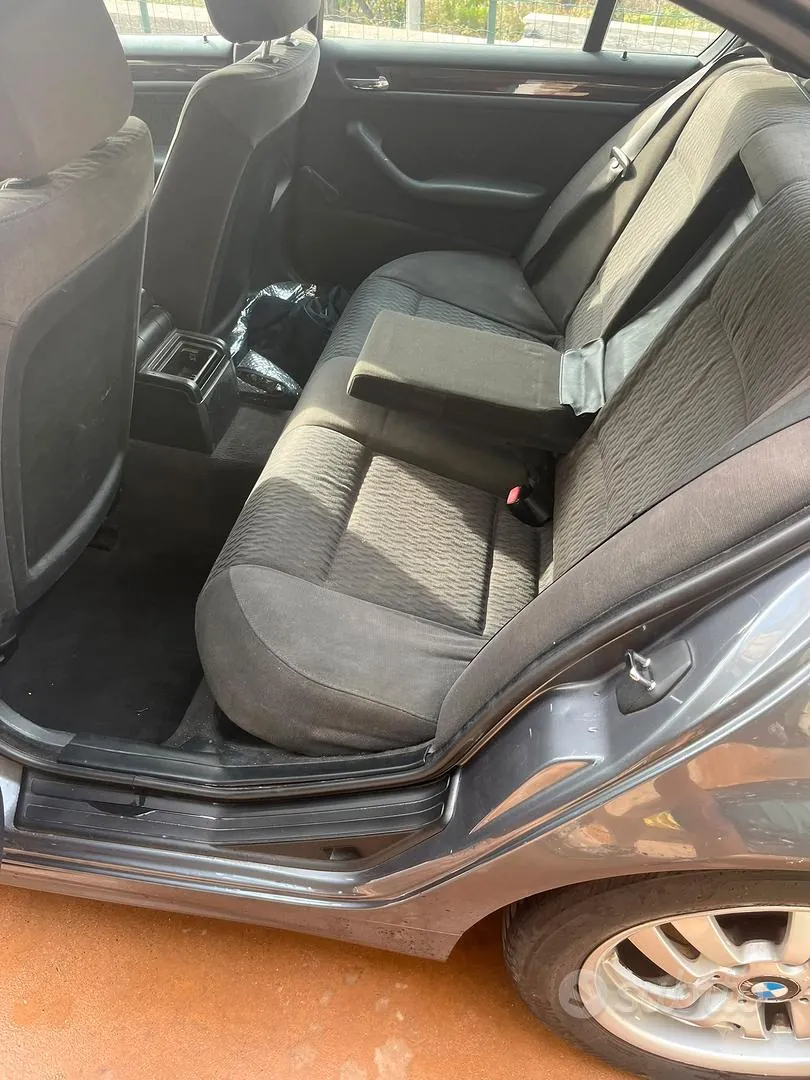 BMW 318I 2009 photo 5