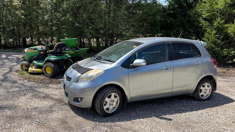 Toyota Vitz 2008 photo 2