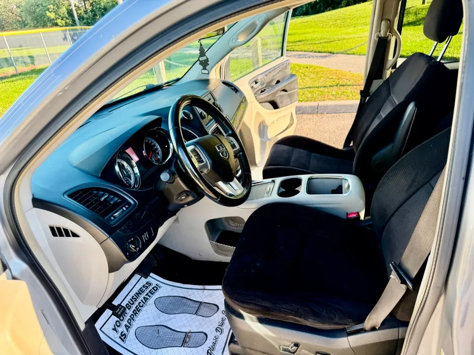 Dodge Caravan 2014 photo 5
