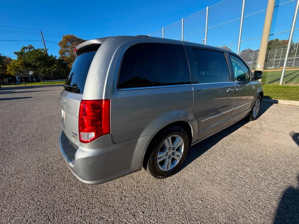 Dodge Caravan 2014 photo 2