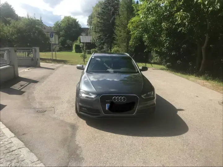Audi A4 2013 photo 3