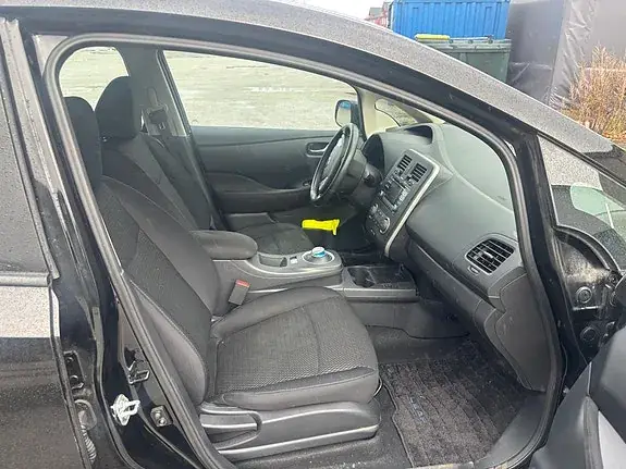 Nissan Leaf 2014 photo 4