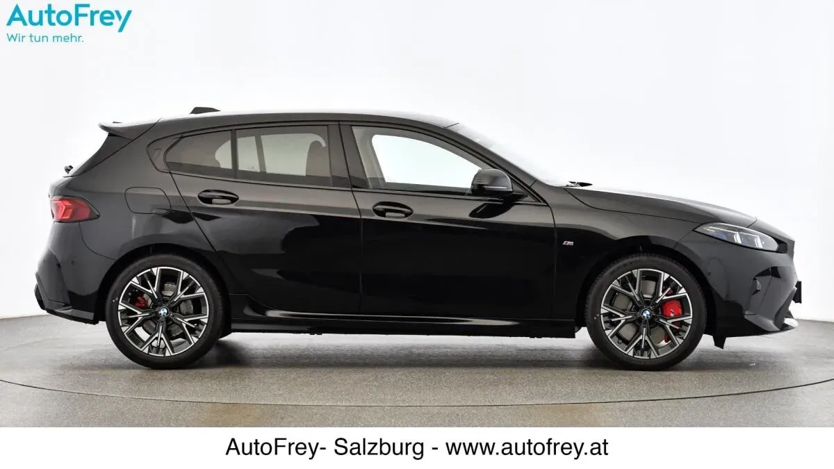 BMW 1 Series 2025 photo 3