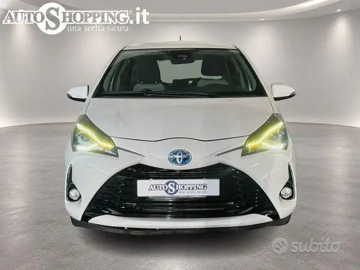 Toyota Yaris 2018 photo 2