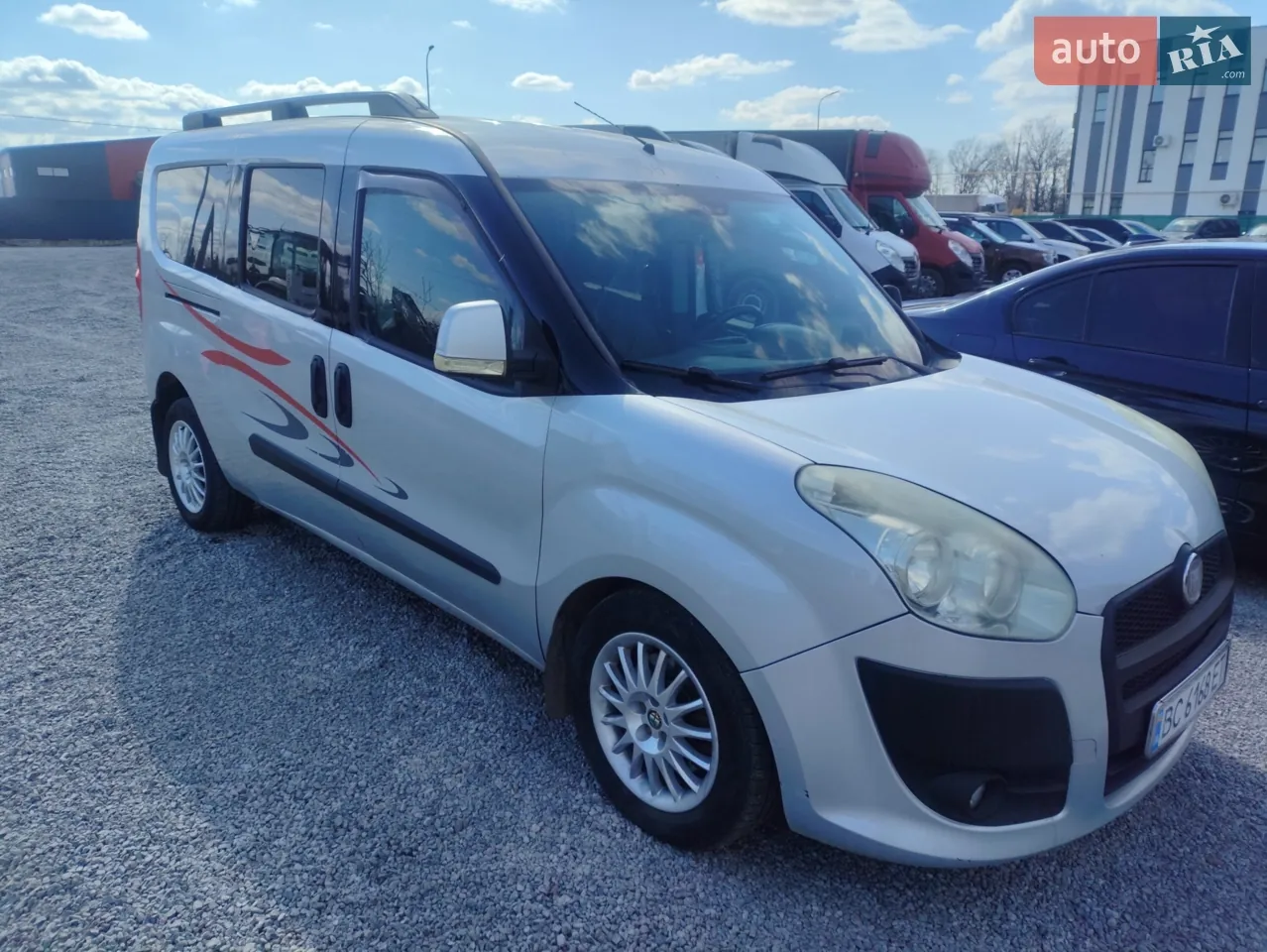 Fiat Doblo 2011 photo 2