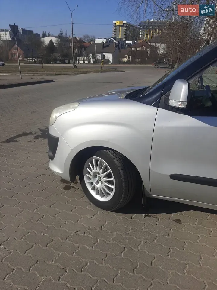 Fiat Doblo 2011 photo 4