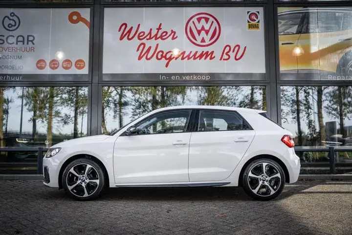 Audi A1 2024 photo 3