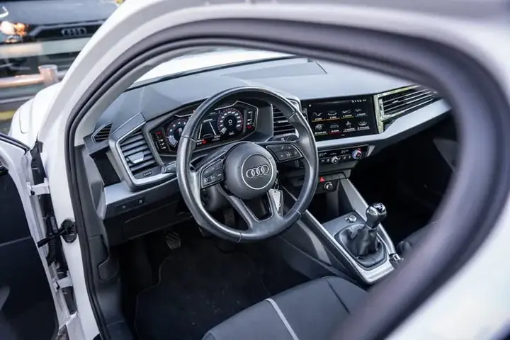 Audi A1 2024 photo 2