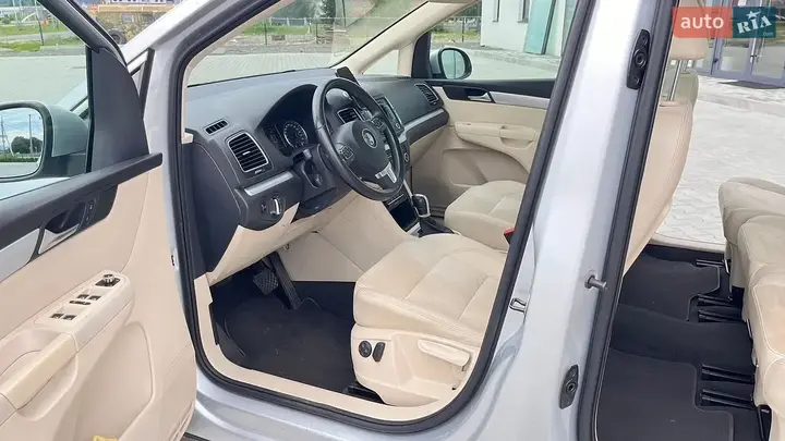 Volkswagen Sharan 2012 photo 5