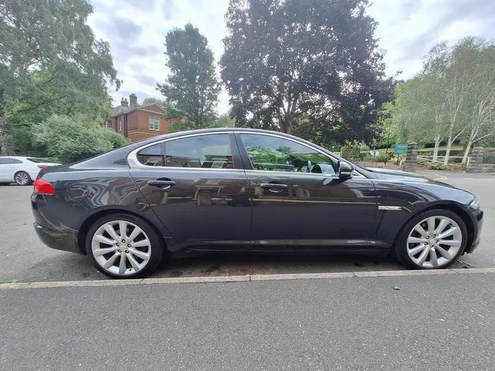 Jaguar Xf 2015 photo 5