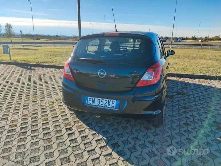 Opel Corsa D 2013 photo 3