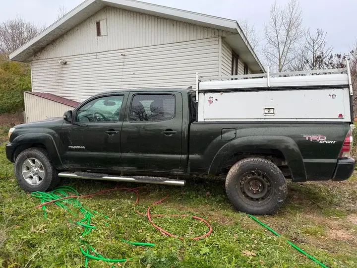 Toyota Tacoma 2012 photo 2