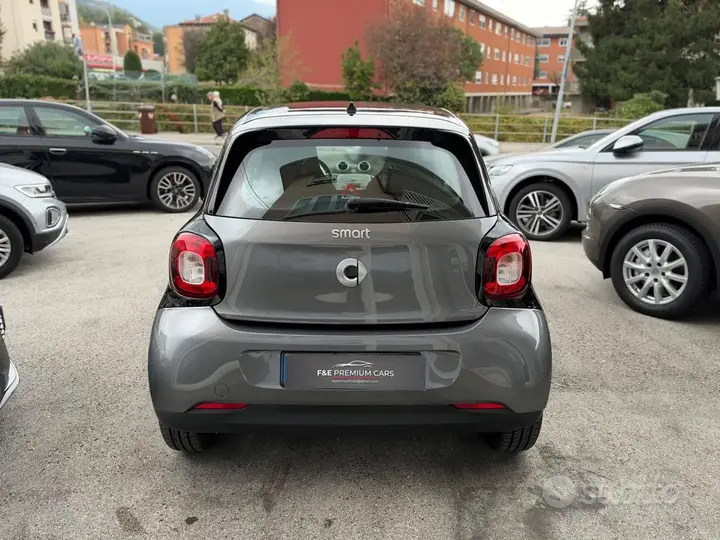 Smart Forfour 2017 photo 5