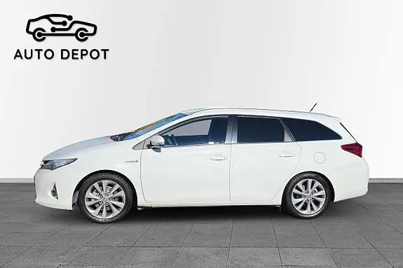 Toyota Auris 2013 photo 2