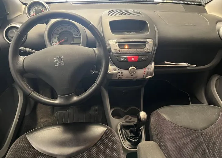 Peugeot 107 2010 photo 3