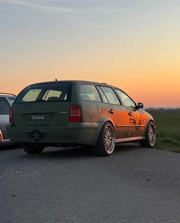 Skoda Octavia 1999 photo 2