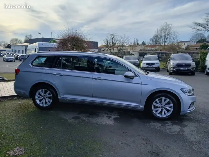 Volkswagen Passat 2023 photo 3