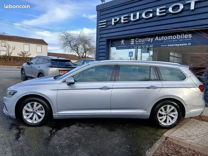 Volkswagen Passat 2023 photo 5