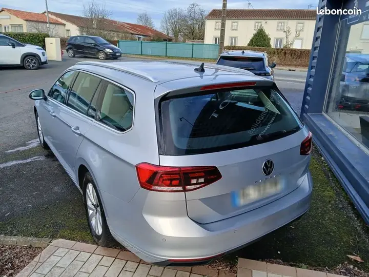 Volkswagen Passat 2023 photo 4