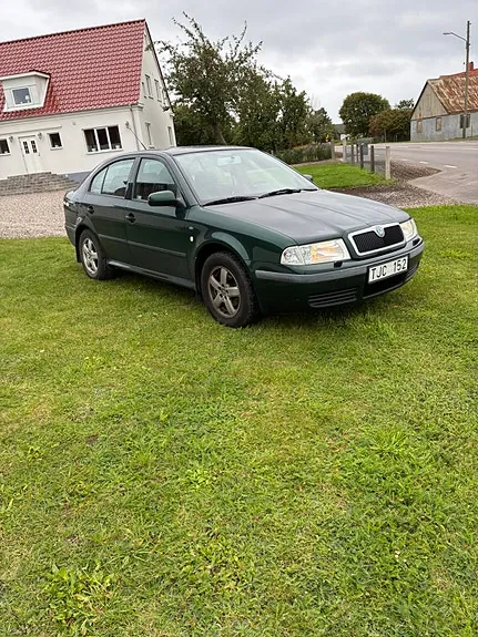 Skoda Octavia 2002 photo 2