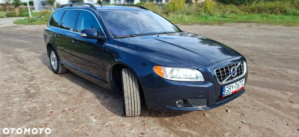 Volvo V70 2010 photo 2