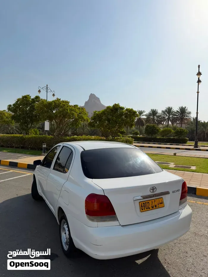 Toyota Echo 2004 photo 2
